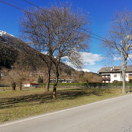 Attico Abbraccio Di Luce Appartement Spiazzo  Buitenkant foto